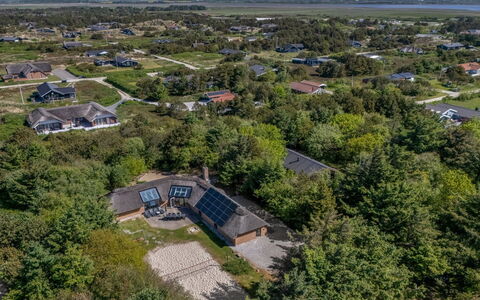 Laetitita - from the Sea: Dak, Huis, Woongebied, Landschap, Huis, Land Lot, Plain, Landelijk Gebied, Verblijf, Landgoed