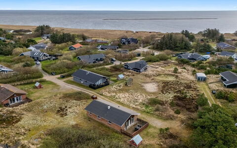 Hawarth - 300M to the Fjord: Struik, Stedelijk Ontwerp, Groundcover, Steen, Appartement, Landgoed, Metselwerk, Balkon, Landscaping