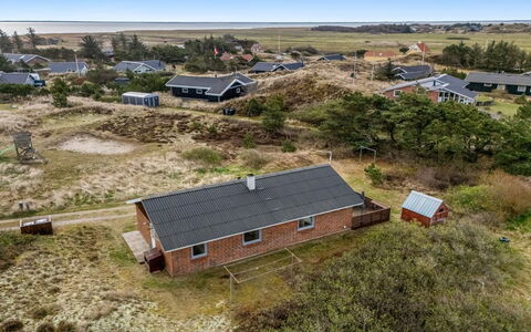 Hawarth - 300M to the Fjord: Struik, Stedelijk Ontwerp, Groundcover, Steen, Appartement, Landgoed, Metselwerk, Balkon, Landscaping