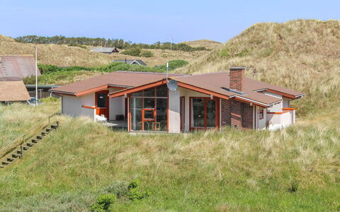 Jorma - 250M to the Fjord: Gras, Huis, Dak, Huis, Verblijf, Struik, Land Lot, Landelijk Gebied, Boerderij, Groundcover