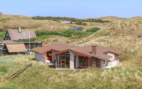Jorma - 250M to the Fjord: Gras, Huis, Dak, Huis, Verblijf, Struik, Land Lot, Landelijk Gebied, Boerderij, Groundcover