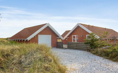 Drusilla - 800M from the Sea