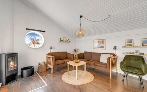 Jænis - from the Sea: Meubilair, Flooring, Muur, Interieur Ontwerp, Hout, Verdieping, Bankstel, Woonkamer, Plafond, Houten Vloer