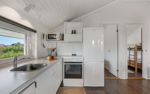 Jænis - from the Sea: Hout, Flooring, Verdieping, Plafond, Keuken, Major Appliance, Gootsteen, Wastafel, Hardwood, Countertop