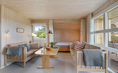 Gertine - 650M to the Fjord: Struik, Stedelijk Ontwerp, Groundcover, Steen, Appartement, Landgoed, Metselwerk, Balkon, Landscaping