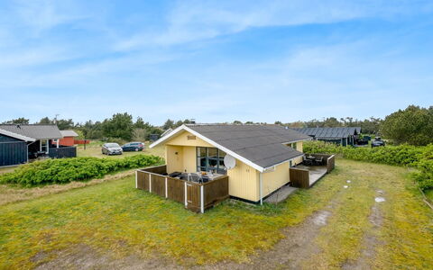 Gertine - 650M to the Fjord: Struik, Stedelijk Ontwerp, Groundcover, Steen, Appartement, Landgoed, Metselwerk, Balkon, Landscaping