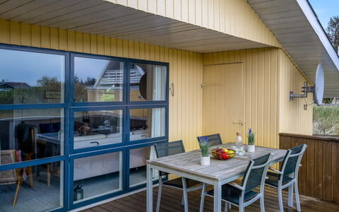 Gertine - 650M to the Fjord: Struik, Stedelijk Ontwerp, Groundcover, Steen, Appartement, Landgoed, Metselwerk, Balkon, Landscaping