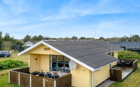 Gertine - 650M to the Fjord: Struik, Stedelijk Ontwerp, Groundcover, Steen, Appartement, Landgoed, Metselwerk, Balkon, Landscaping