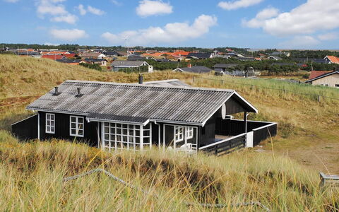 Katha - from the Sea: Struik, Stedelijk Ontwerp, Groundcover, Steen, Appartement, Landgoed, Metselwerk, Balkon, Landscaping