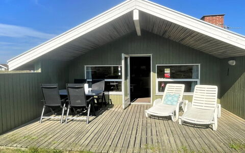 Juha - from the Sea: Hout, Dak, Huis, Huis, Architectuur, Siding, Land Lot, Verblijf, Schuur, Garden Gebouwen