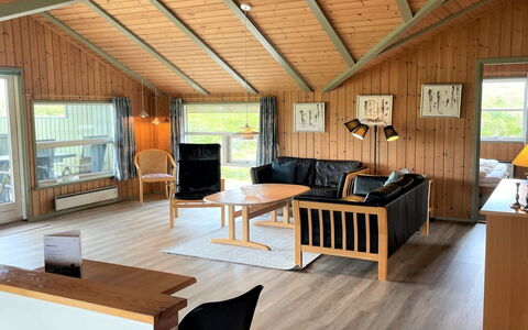 Juha - from the Sea: Hout, Dak, Huis, Huis, Architectuur, Siding, Land Lot, Verblijf, Schuur, Garden Gebouwen