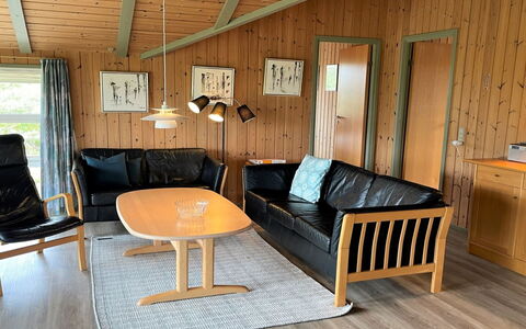 Juha - from the Sea: Hout, Dak, Huis, Huis, Architectuur, Siding, Land Lot, Verblijf, Schuur, Garden Gebouwen