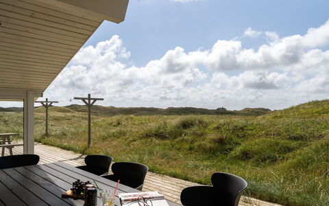 Malgest - 100M from the Sea: Dak, Land Lot, Verblijf, Huis, Landelijk Gebied, Schuur, Siding, Garden Gebouwen, Blokhut, Hut