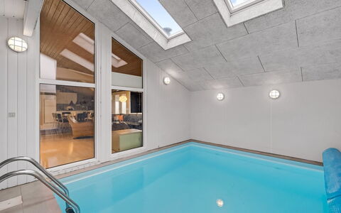 Malgest - 100M from the Sea: Dak, Land Lot, Verblijf, Huis, Landelijk Gebied, Schuur, Siding, Garden Gebouwen, Blokhut, Hut