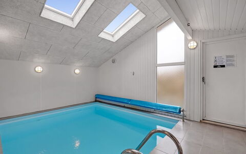 Malgest - 100M from the Sea: Dak, Land Lot, Verblijf, Huis, Landelijk Gebied, Schuur, Siding, Garden Gebouwen, Blokhut, Hut