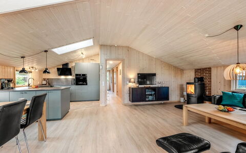 Everd - 500M to the Fjord: Dak, Huis, Huis, Verblijf, Siding, Landgoed, Oprit, Garden Gebouwen, Werf, Schuur