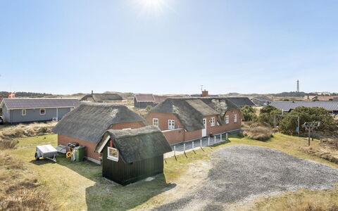 Lavina - 950M from the Sea: Huis, Dak, Huis, Verblijf, Schuur, Garden Gebouwen, Siding, Werf, Blokhut, Hut