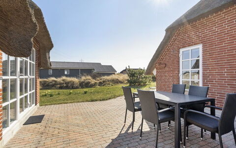 Lavina - 950M from the Sea: Huis, Dak, Huis, Verblijf, Schuur, Garden Gebouwen, Siding, Werf, Blokhut, Hut