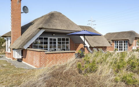 Lavina - 950M from the Sea: Huis, Dak, Huis, Verblijf, Schuur, Garden Gebouwen, Siding, Werf, Blokhut, Hut