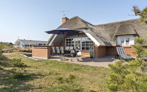 Lavina - 950M from the Sea: Huis, Dak, Huis, Verblijf, Schuur, Garden Gebouwen, Siding, Werf, Blokhut, Hut