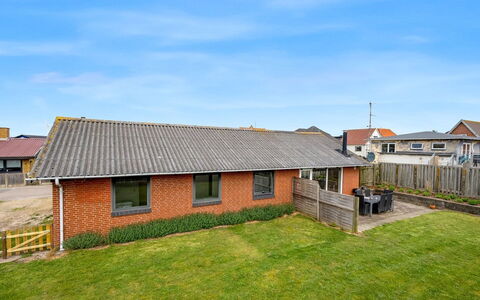 Agne - 400M from the Sea: Dak, Land Lot, Verblijf, Huis, Landelijk Gebied, Schuur, Siding, Garden Gebouwen, Blokhut, Hut