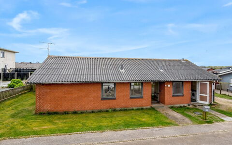 Agne - 400M from the Sea: Dak, Land Lot, Verblijf, Huis, Landelijk Gebied, Schuur, Siding, Garden Gebouwen, Blokhut, Hut