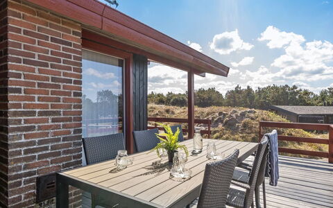 Eljene - 750M from the Sea: Huis, Dak, Huis, Verblijf, Schuur, Garden Gebouwen, Siding, Werf, Blokhut, Hut