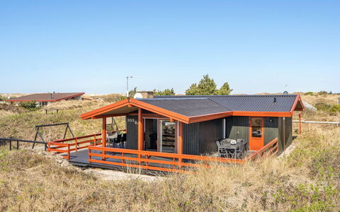 Eljene - 750M from the Sea: Huis, Dak, Huis, Verblijf, Schuur, Garden Gebouwen, Siding, Werf, Blokhut, Hut