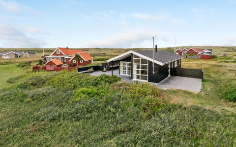 Arni - 150M from the Sea: Huis, Dak, Huis, Verblijf, Schuur, Garden Gebouwen, Siding, Werf, Blokhut, Hut