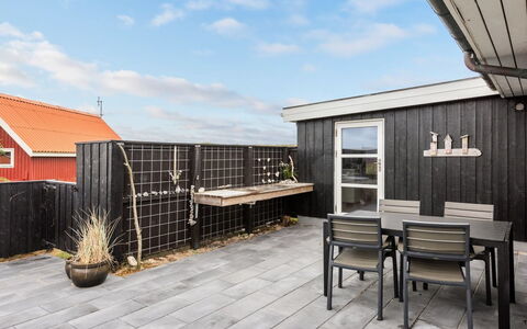 Arni - 150M from the Sea: Huis, Dak, Huis, Verblijf, Schuur, Garden Gebouwen, Siding, Werf, Blokhut, Hut