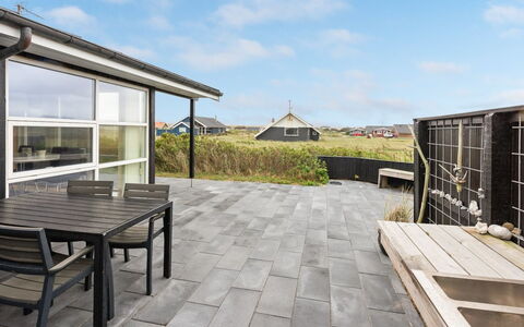 Arni - 150M from the Sea: Huis, Dak, Huis, Verblijf, Schuur, Garden Gebouwen, Siding, Werf, Blokhut, Hut
