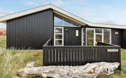 Arni - 150M from the Sea: Huis, Dak, Huis, Verblijf, Schuur, Garden Gebouwen, Siding, Werf, Blokhut, Hut