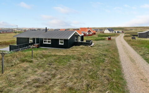 Arni - 150M from the Sea: Huis, Dak, Huis, Verblijf, Schuur, Garden Gebouwen, Siding, Werf, Blokhut, Hut