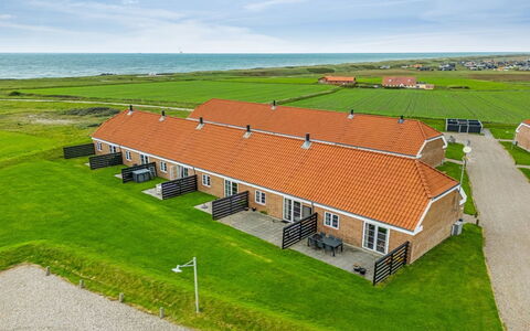 Smeralda - 200M from the Sea: Huis, Dak, Huis, Verblijf, Schuur, Garden Gebouwen, Siding, Werf, Blokhut, Hut
