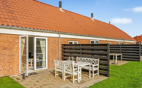 Smeralda - 200M from the Sea: Huis, Dak, Huis, Verblijf, Schuur, Garden Gebouwen, Siding, Werf, Blokhut, Hut