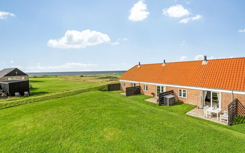 Smeralda - 200M from the Sea: Huis, Dak, Huis, Verblijf, Schuur, Garden Gebouwen, Siding, Werf, Blokhut, Hut
