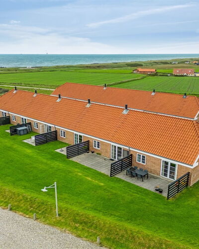 Smeralda - 200M from the Sea