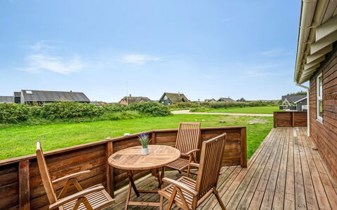 Erland - 500M from the Sea: Meubilair, Interieur Ontwerp, Stoel, Flooring, Tafel, Toevlucht, Verdieping, Plafond, Kamer, Eco Hotel