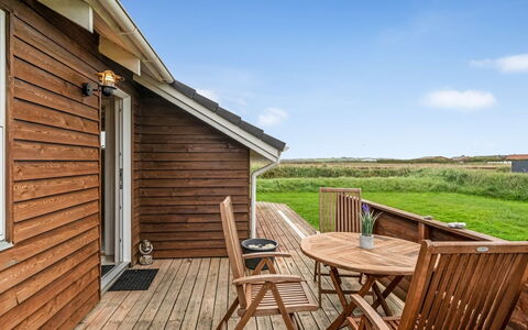 Erland - 500M from the Sea: Meubilair, Interieur Ontwerp, Stoel, Flooring, Tafel, Toevlucht, Verdieping, Plafond, Kamer, Eco Hotel