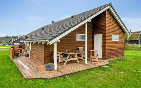 Erland - 500M from the Sea: Meubilair, Interieur Ontwerp, Stoel, Flooring, Tafel, Toevlucht, Verdieping, Plafond, Kamer, Eco Hotel