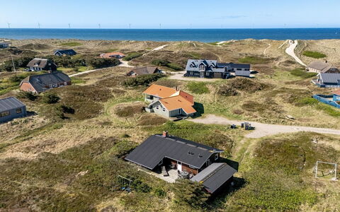 Brigit - 200M from the Sea: Hout, Huis, Verblijf, Huis, Dak, Landelijk Gebied, Siding, Blokhut, Garden Gebouwen, Hardwood