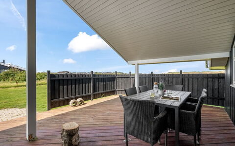 Eemil - 700M from the Sea: Dak, Land Lot, Verblijf, Huis, Landelijk Gebied, Schuur, Siding, Garden Gebouwen, Blokhut, Hut