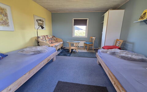 Viveka - 500M from the Sea: Meubilair, Flooring, Verdieping, Hout, Interieur Ontwerp, Kamer, Plafond, Huis, Bed, Slaapkamer