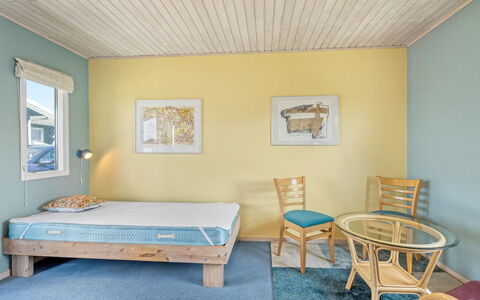 Viveka - 500M from the Sea: Meubilair, Interieur Ontwerp, Flooring, Verdieping, Muur, Slaapkamer, Bed, Hout, Plafond, Kamer