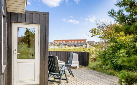 Mauri - 350M from the Sea: Hout, Huis, Verblijf, Huis, Dak, Landelijk Gebied, Siding, Blokhut, Garden Gebouwen, Hardwood