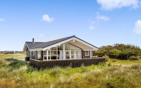 Mauri - 350M from the Sea: Hout, Huis, Verblijf, Huis, Dak, Landelijk Gebied, Siding, Blokhut, Garden Gebouwen, Hardwood