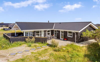 Mauri - 350M from the Sea