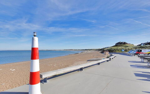 Usko - 250M from the Sea: Struik, Stedelijk Ontwerp, Groundcover, Steen, Appartement, Landgoed, Metselwerk, Balkon, Landscaping