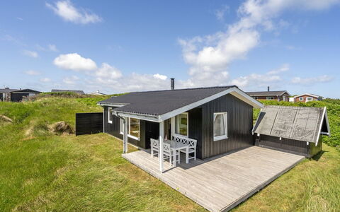 Usko - 250M from the Sea: Struik, Stedelijk Ontwerp, Groundcover, Steen, Appartement, Landgoed, Metselwerk, Balkon, Landscaping