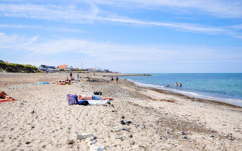 Styrmer - 1.2Km from the Sea: Huis, Huis, Deur, Dak, Verblijf, Landgoed, Tuin, Schaduw, Siding, Werf